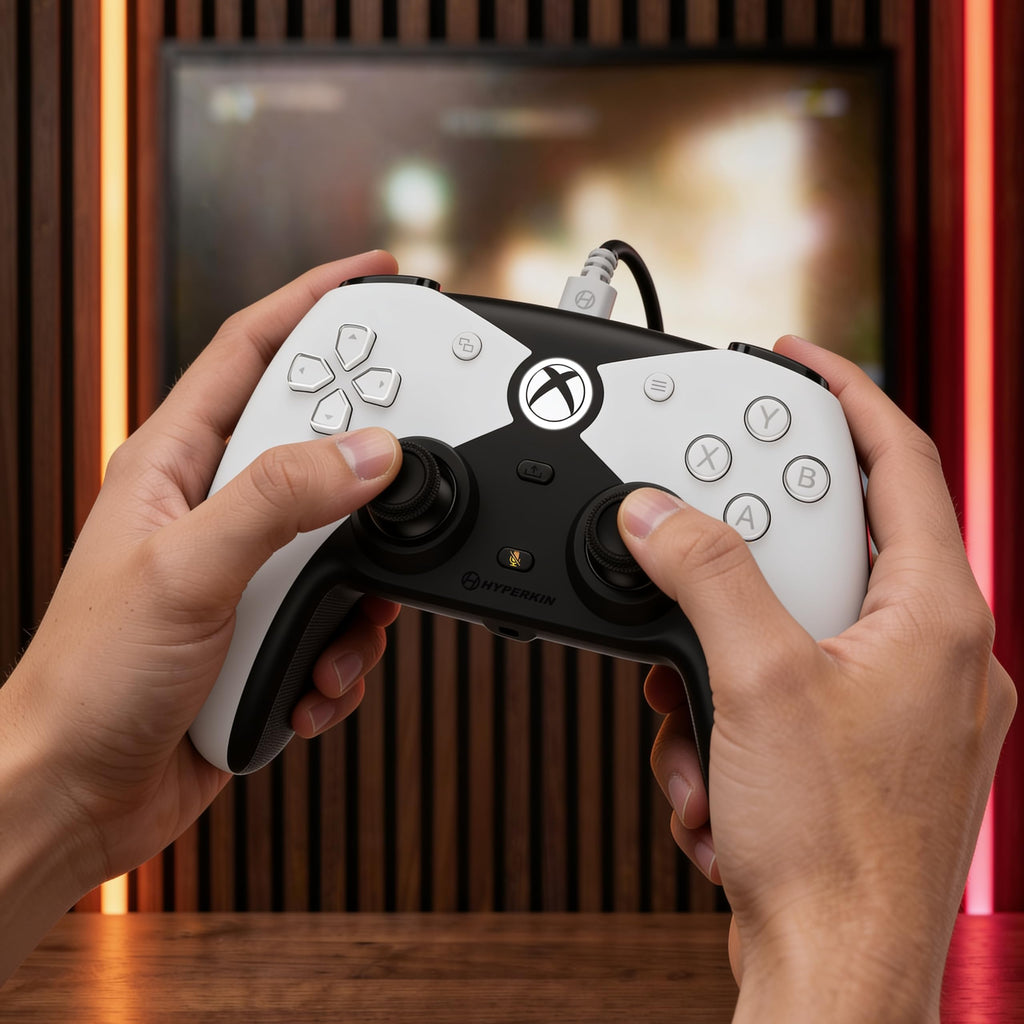 White Wired Controller with Hall Effect Joysticks O70145